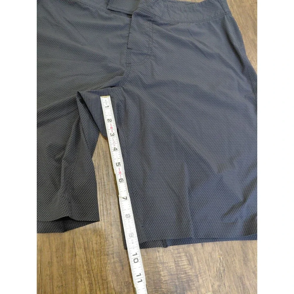 Lululemon Black  Gray Unlined Hook And Loop Closure Boardshort Size 34 checkered